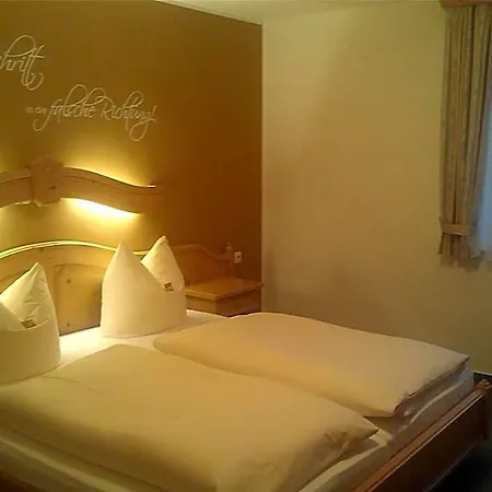 Land-hotel Muehlengrund מלון